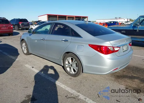 2013 Hyundai Sonata Limited z USA, uszkodzony, nr VIN 5NPEC4AC4DH610733